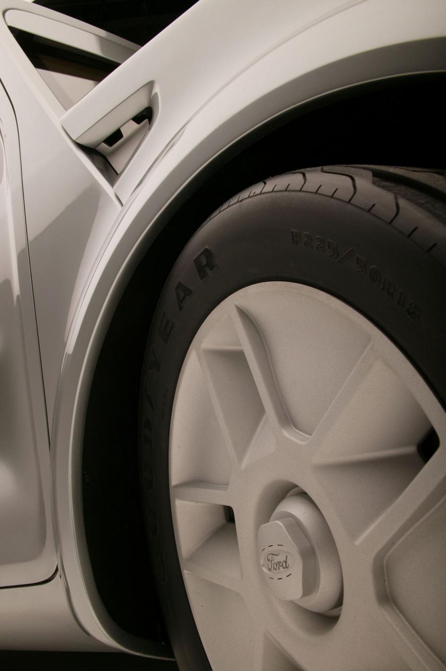  Ford SYNus Concept 2005 года  (фото 41 из 70)